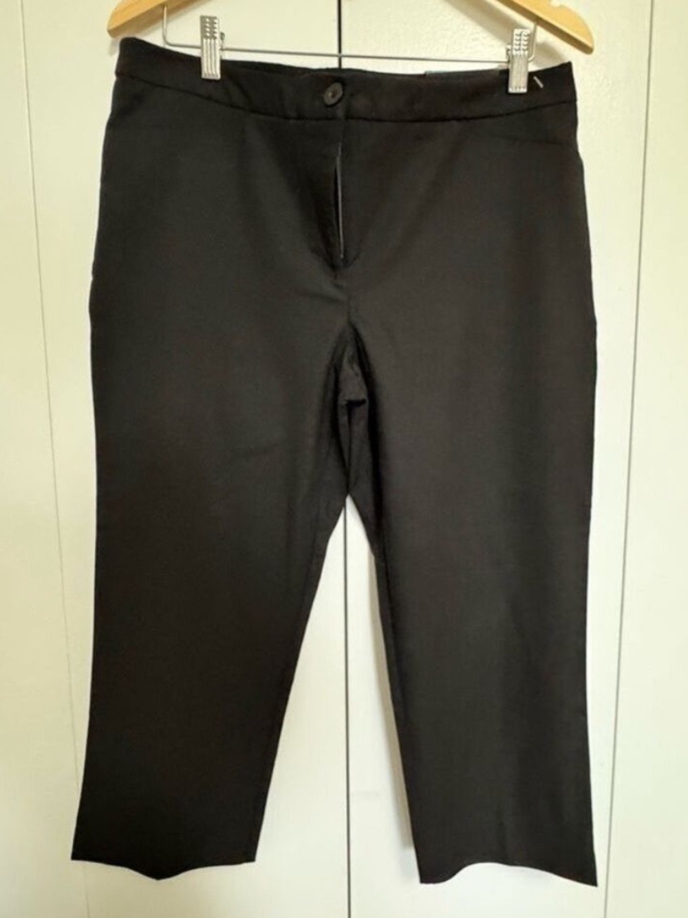 Mario Serrani Black Capris Size 12